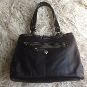 Coach Black Leather & Patten Kiss Lock Sachel